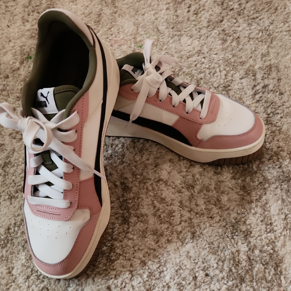 Puma Women's Sneakers in Pink, White, and Green